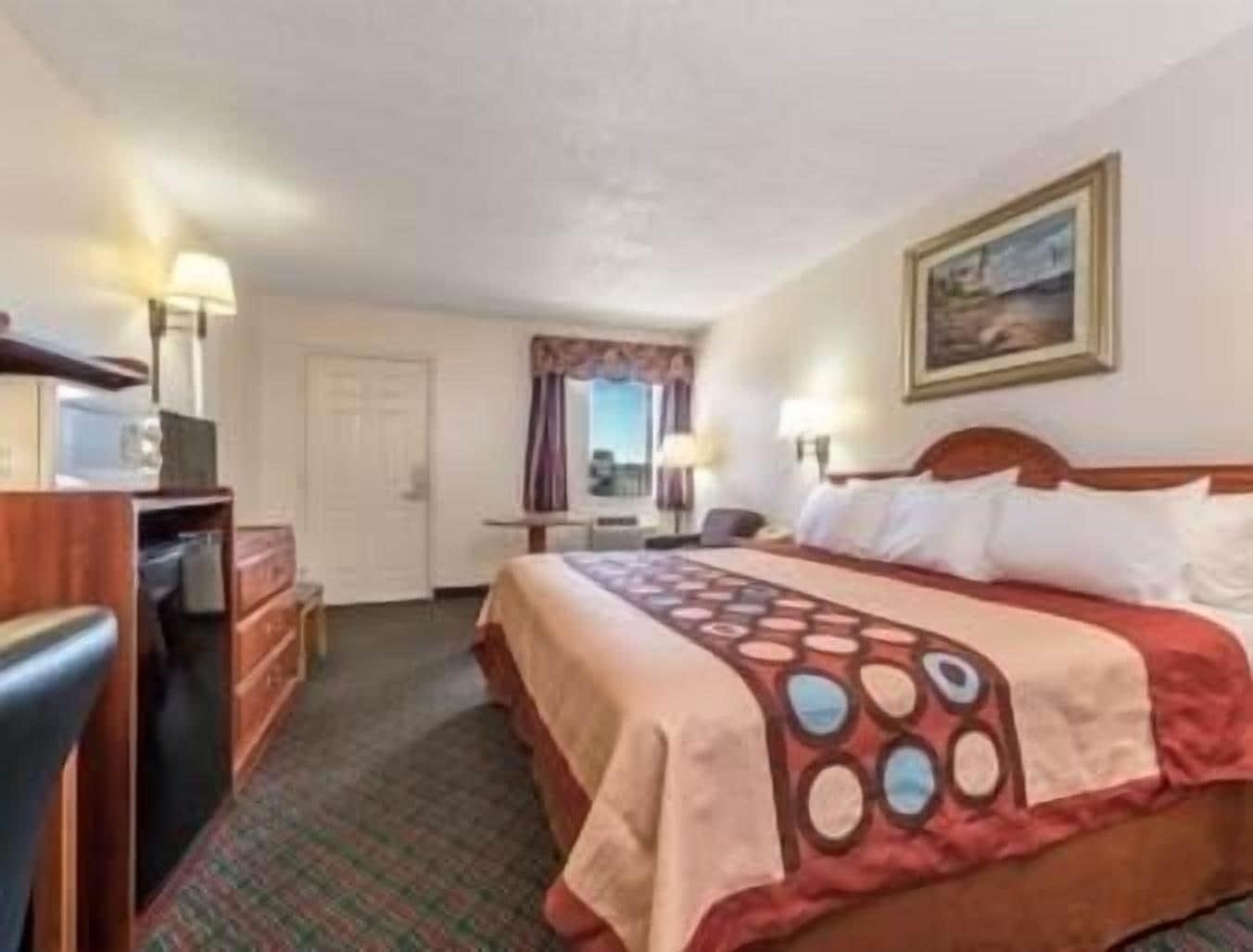 Super 8 By Wyndham Eastland Hotel Bagian luar foto