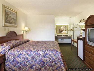 Super 8 By Wyndham Eastland Hotel Ruang foto